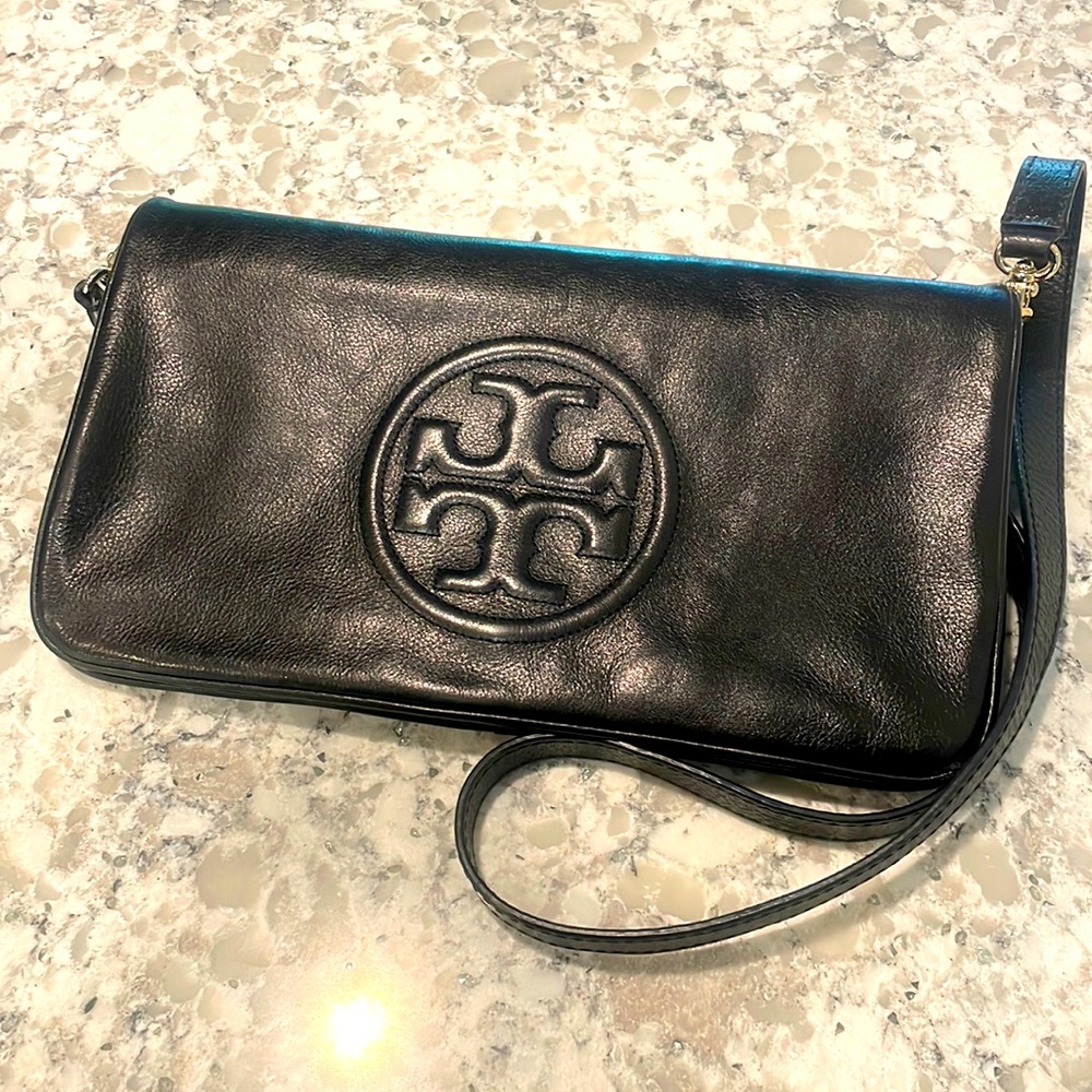 TORY BURCH BOMBE REVA CLUTCH IN BLACK!